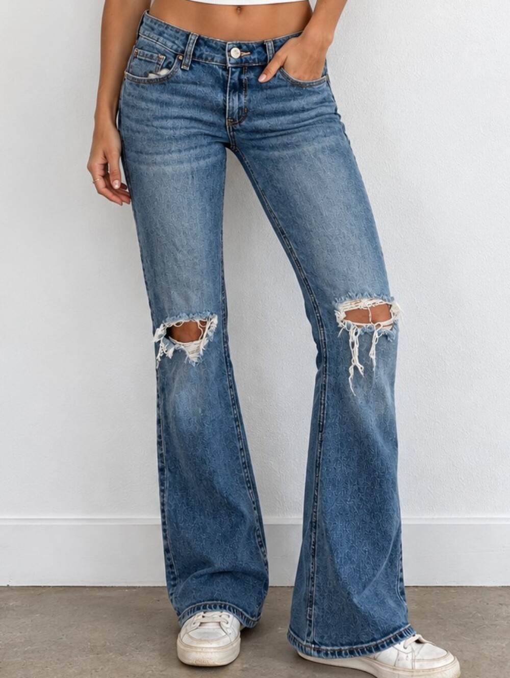 Hollister Low Rise Bootcut Distressed Jeans W27 4R Medium Wash